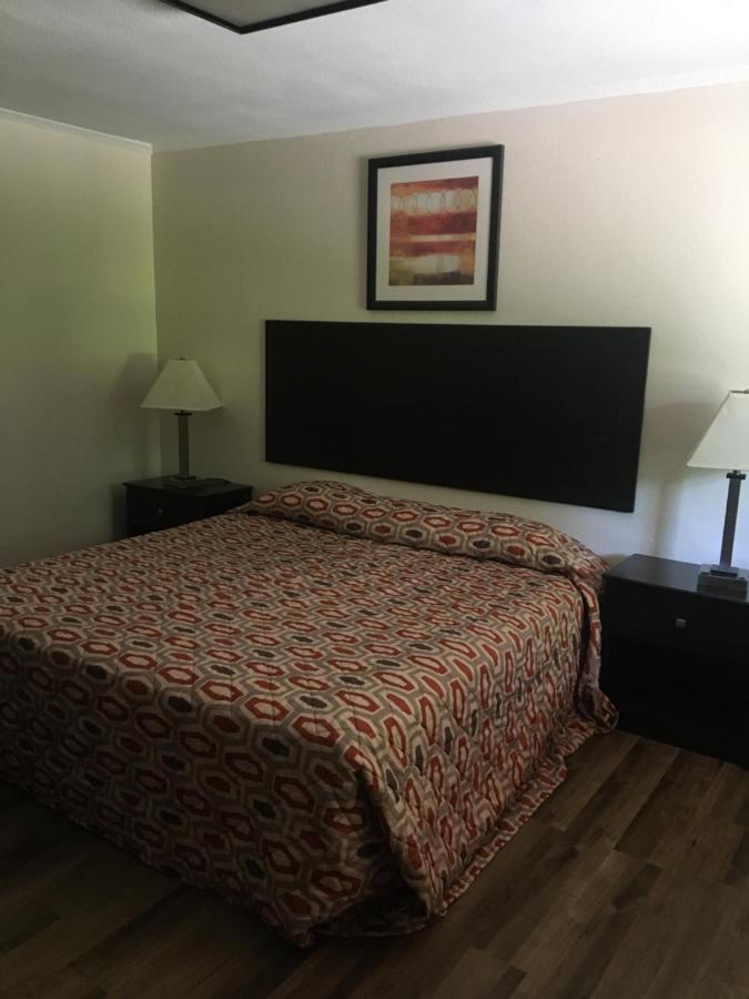 Woodlawn Hills Motel Henderson Екстериор снимка