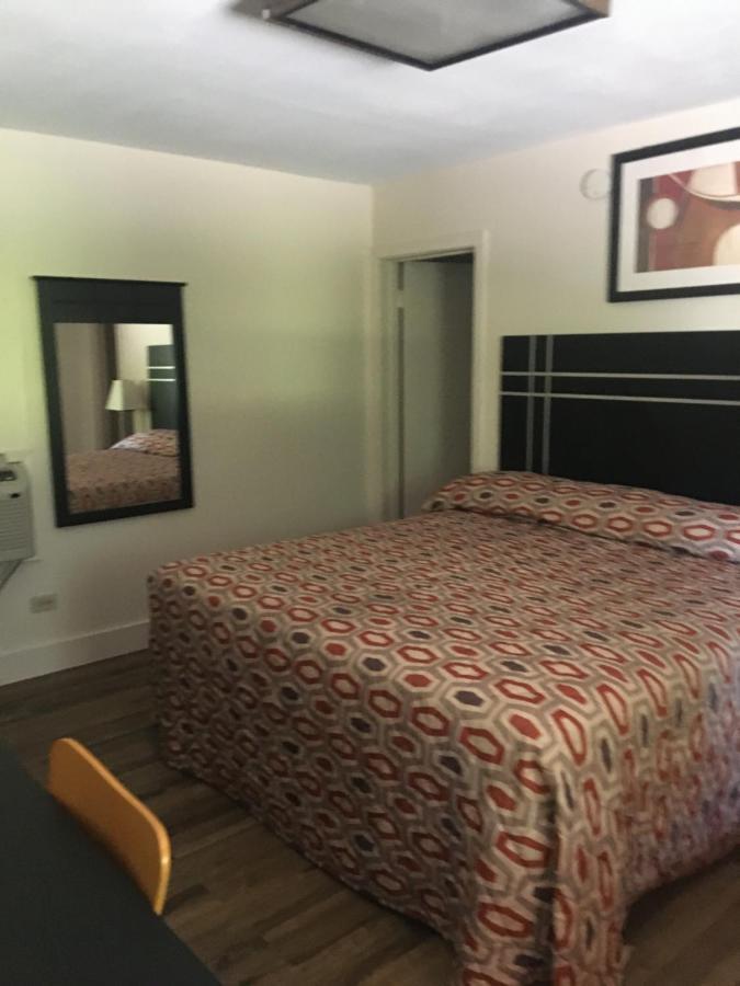 Woodlawn Hills Motel Henderson Екстериор снимка