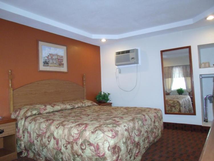 Woodlawn Hills Motel Henderson Екстериор снимка